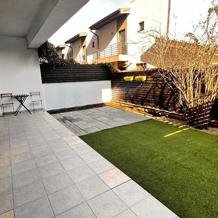 Otopeni Airport Apartment With Private Garden Luaran gambar
