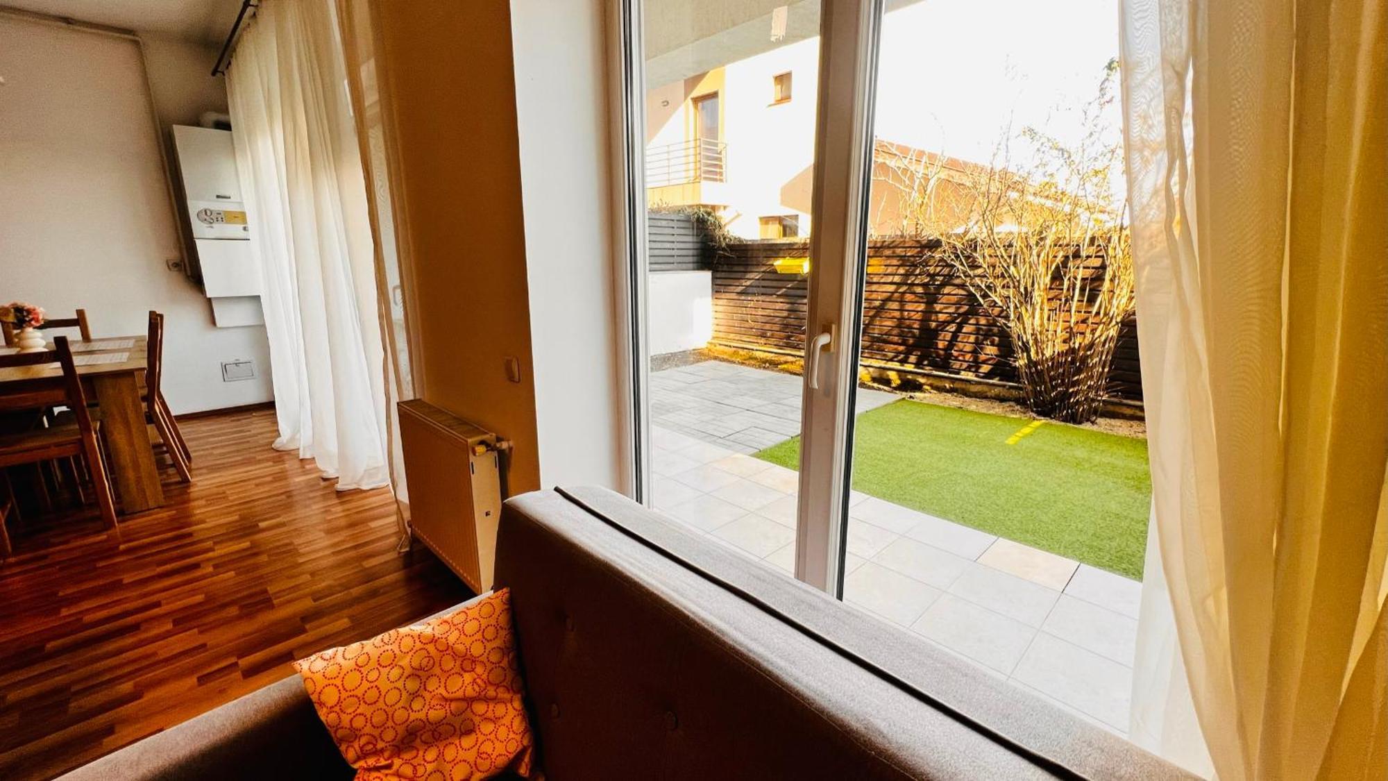 Otopeni Airport Apartment With Private Garden Luaran gambar
